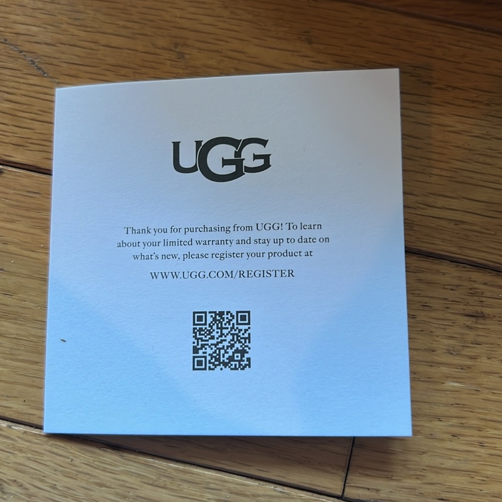 UGG MINI PLATFORM COLOR SAND-Like new - Picture 9 of 10